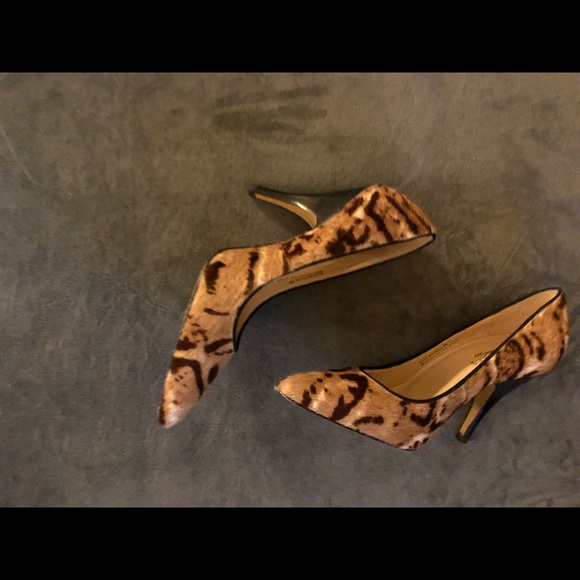 Talbots Pumps size 8. Animal print dressy, formal. 4 inch heel. - Picture 2 of 5